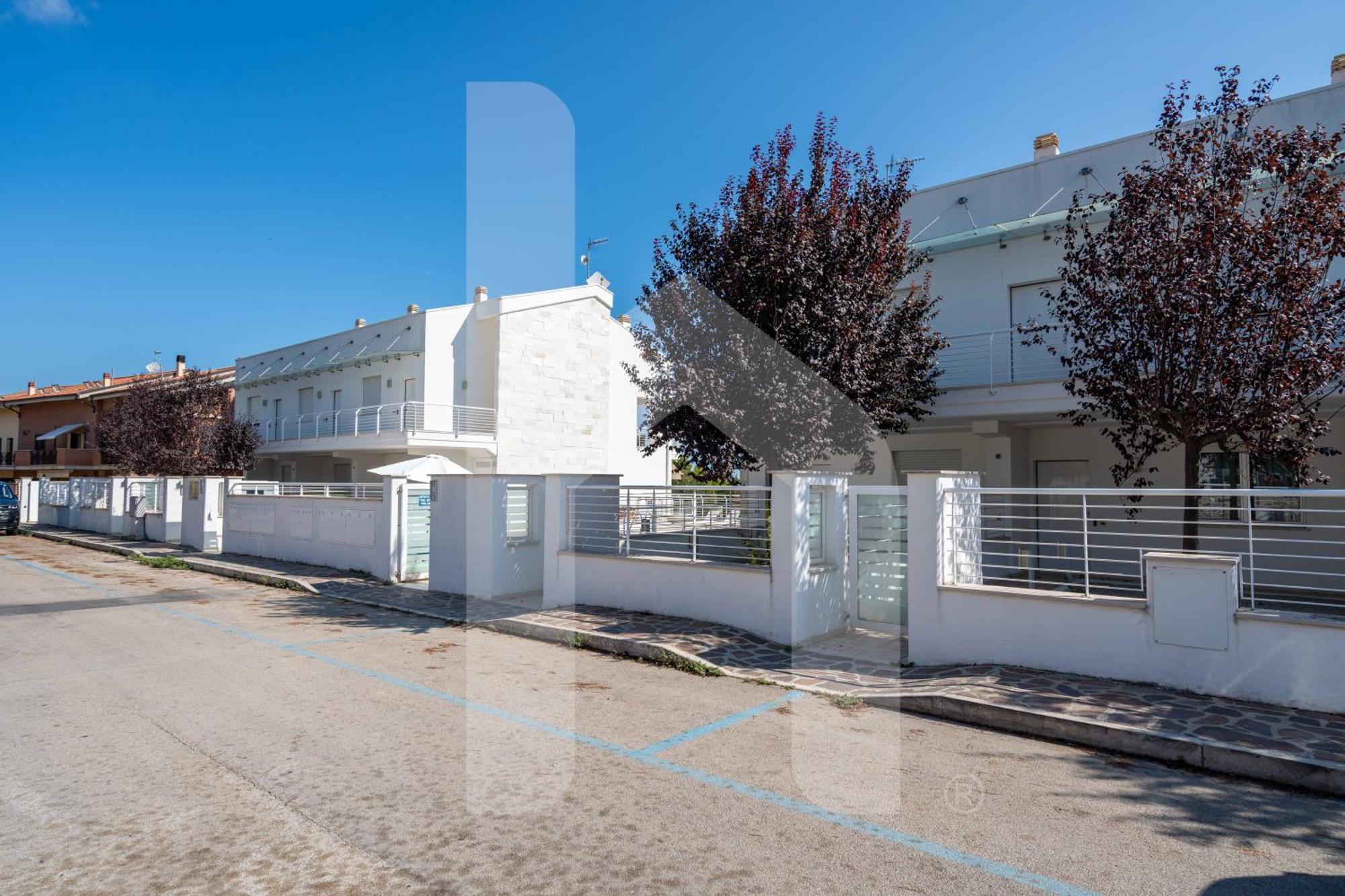 Homiday - Cerrano Park Resort Pineto Dış mekan fotoğraf